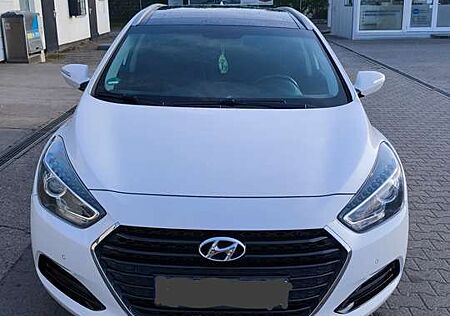 Hyundai i40 Kombi 2.0 Automatik Trend