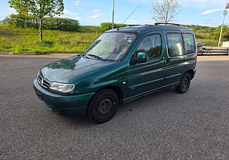 Citroën Berlingo Citroen 1.4 (Bedingt fahrbereit) TÜV 09/2026 AHK