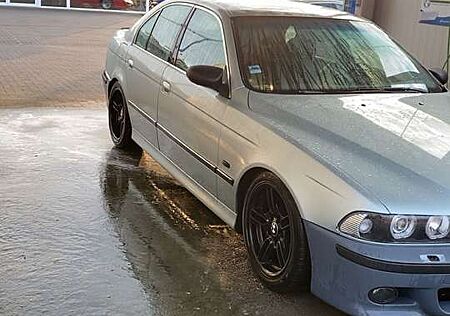 BMW 528i 528