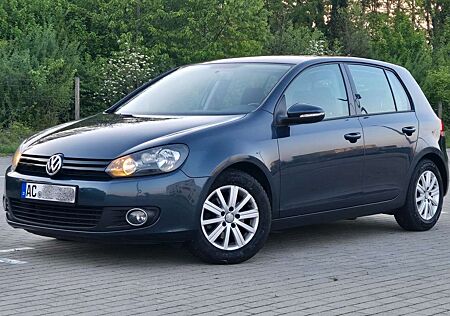 VW Golf Volkswagen 1.6 TDI DPF BlueMotion Style