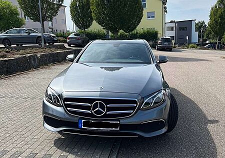 Mercedes-Benz E 220 d 9G-TRONIC Sportstyle Edition+ Kamera+ Teilleder