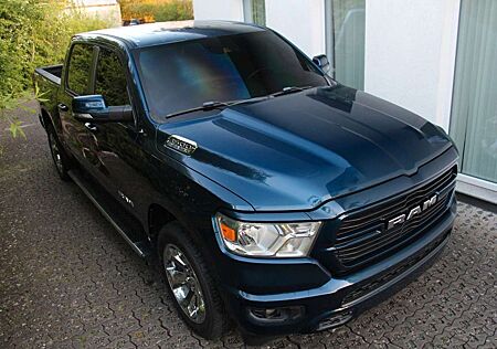Dodge RAM 1500 Sport 5.7 V8 Hemi Bighorn / 1. Hand