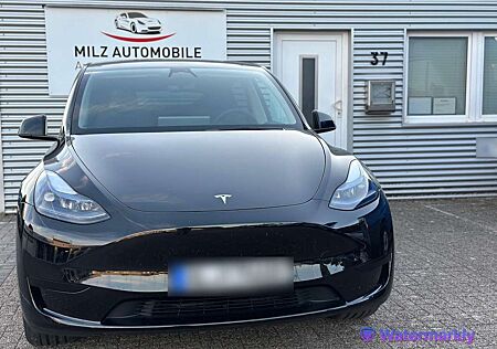 Tesla Model Y Basis RWD