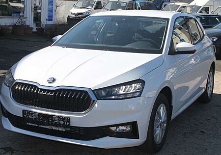 Skoda Fabia TSi 115 Alu PDC LED Kamera SOFORT
