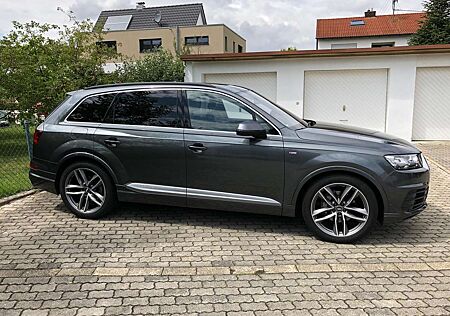 Audi Q7 3.0 TDI quattro tiptronic S-line - Pano - Bose