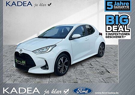 Toyota Yaris 1.5 Teamplayer CP ACC+LED+SHZ+Fernlichtass.