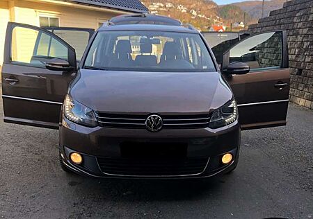 VW Touran Volkswagen 2.0 TDI DPF BlueMotion Technology Comfortline