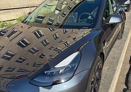 Tesla Model 3 Langstreckenbatt. Allradantrieb Dual Motor