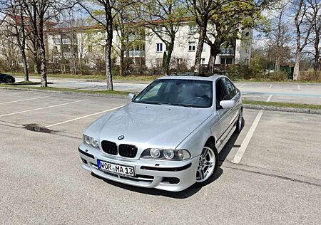 BMW 525i 525 Edition Sport - M-Paket ab Werk - Automatik