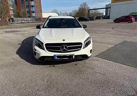 Mercedes-Benz GLA 220 CDI 7G-DCT AMG Line