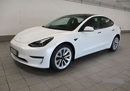 Tesla Model 3 Allradantrieb mit Dualmotor Long Range