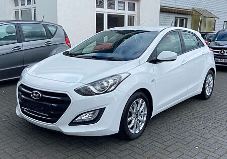 Hyundai i30 blue Klimaanlage / Scheckheft / USB / AUX / isofix