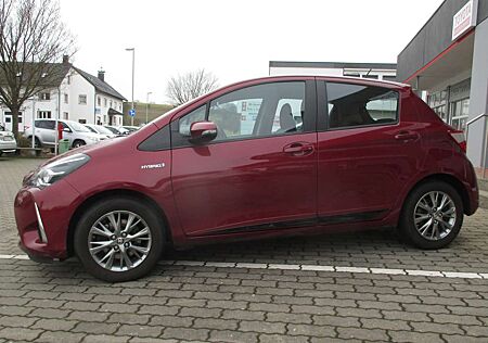 Toyota Yaris Hybrid 1.5 "Edition" m. Heckträger f. Räder
