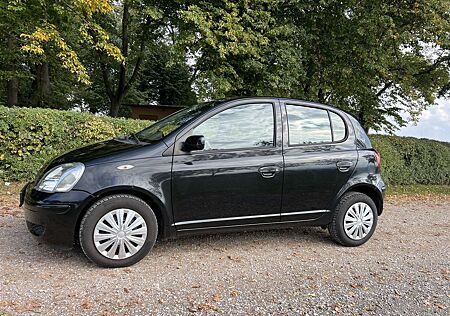 Toyota Yaris 1.3i Automatic, 4 Türer mit Klimaanlage