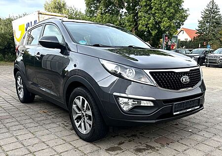 Kia Sportage 4x4 / Automatik / NAVI / Klima
