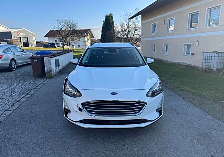 Ford Focus Turnier Trend *LED