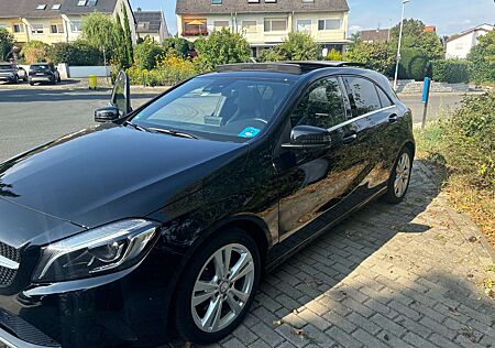 Mercedes-Benz A 200 BlueEfficiency (176.043) Pano/Schiebedach