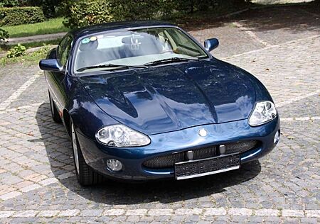 Jaguar XK 8 Coupe 2 Jahre Garantie