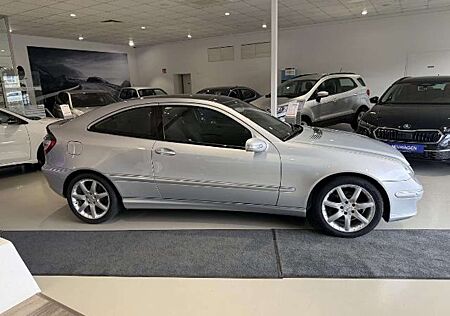 Mercedes-Benz C 180 Panorama- Schiebedach.Reifen neu.