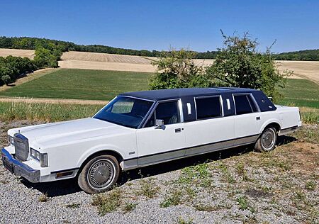 Lincoln Town Car Stretch-Limousine American Custom Coachworks – Deutsche Papiere – V8 läuft top!