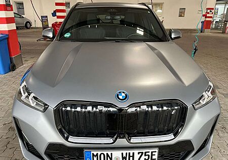 BMW iX1 xDrive30