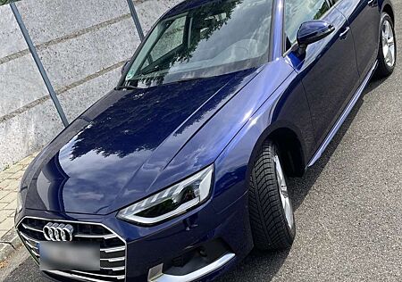 Audi A4 40 TFSI advanced