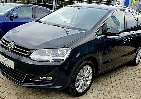 Volkswagen Sharan Highline Family Van AHK Grau AC Facelift