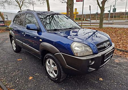 Hyundai Tucson 2.0 GLS 4 X 4 / Leder / Klima / Tüv Neu