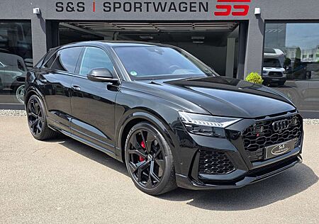 Audi RS Q8 *Keramik/V-MAX 305/Garantie/AHK/Standhzg*
