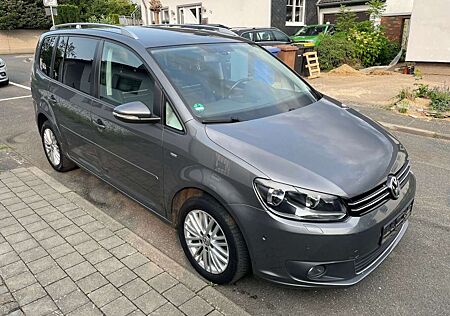 VW Touran Volkswagen Cup Navi Klima Tempomat PDC SHZ DSG-Autom.