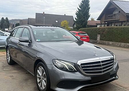 Mercedes-Benz E 220 E T-Modell d*NEU*TÜV*NAVI* Kamera*