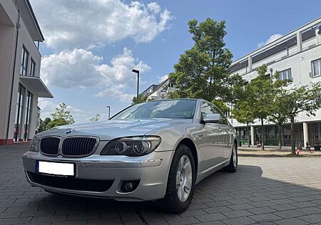 BMW 730i 730 Baureihe 7 Scheckheftgepflegt bei
