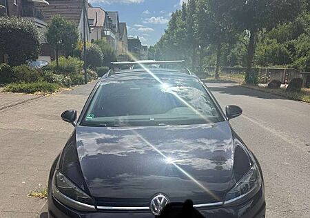 VW Golf Variant Volkswagen 1.6 TDI SCR DSG Comfortline