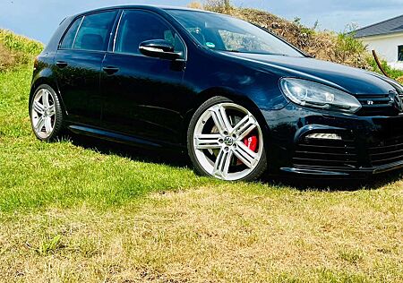 VW Golf R Volkswagen R 4Motion