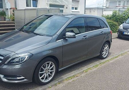 Mercedes-Benz B 220 4Matic 7G-DCT