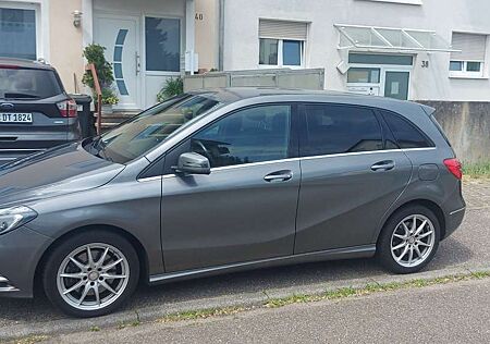 Mercedes-Benz B 220 4Matic 7G-DCT