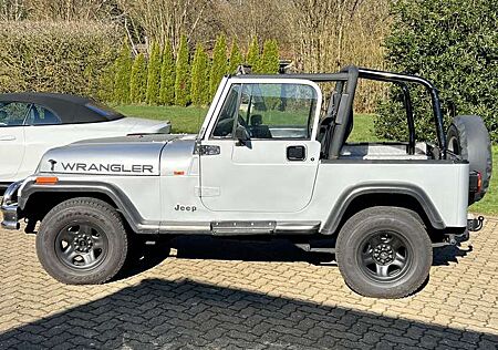 Jeep Wrangler Laredo 2.5
