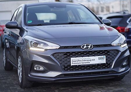 Hyundai i20 Automatik Kamera Navi DAB+ Allwetter 1.Hand