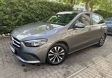 Mercedes-Benz B 180 d AUTOMATIK STYLE|KAMERA|MBUX|NAVI|AHK