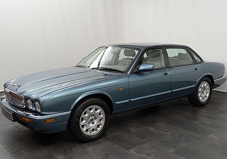 Jaguar XJ8 3.2