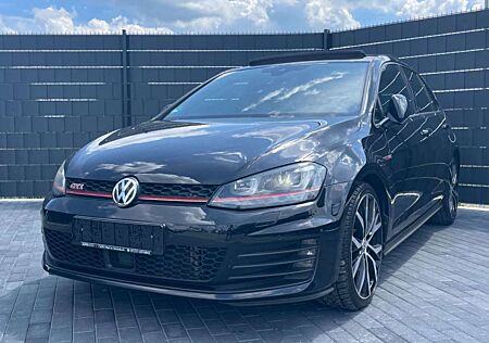 VW Golf Volkswagen 7 GTI*DSG*PANO*NAVI*CAM*LED*ACC*