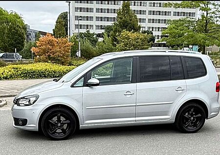 VW Touran Volkswagen 1.4 TSI DSG Highline 11/26 TÜV