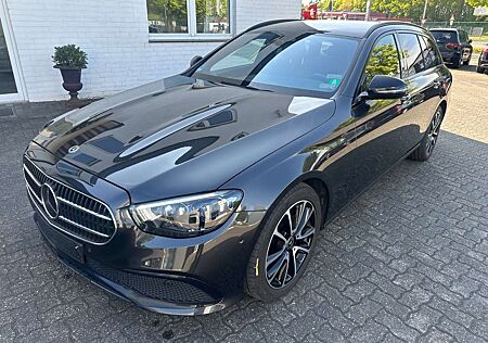 Mercedes-Benz E 220 d T 4M Avantgarde Night Kamera Distronic