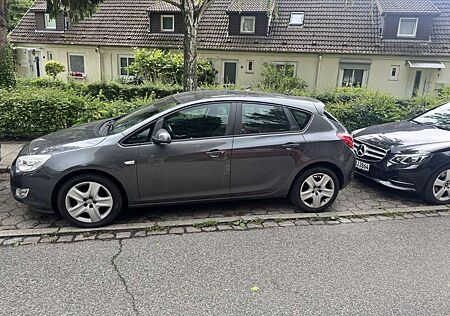 Opel Astra Opel Astra J 1.6 Benzin 115 PS|TÜV FEBRUAR 2028