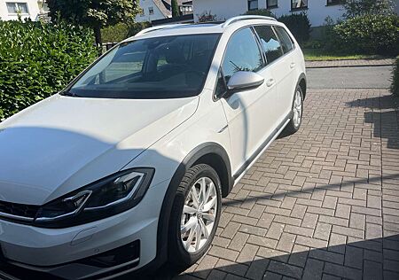 VW Golf Volkswagen Alltrack 2.0 TDI 4Motion (BMT) DSG