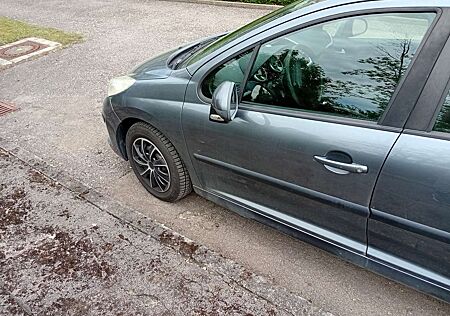 Peugeot 207 3p 1.4 16v One-Line