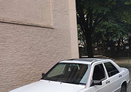 Mercedes-Benz 190 E *Erstlack * No Rost * Schiebedach * 1 Hand
