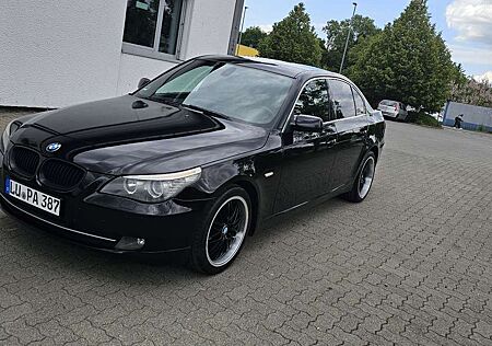 BMW 523i 523