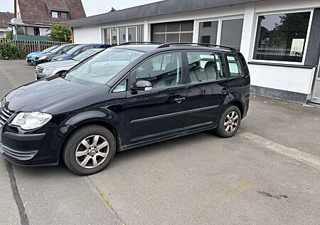 VW Touran Volkswagen Conceptline