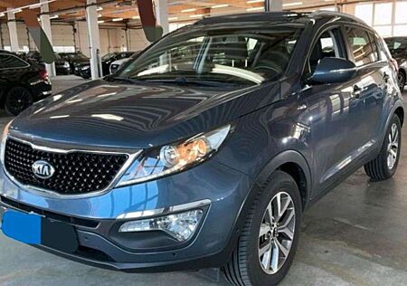 Kia Sportage Dream Team 4WD,Kamera,Pano,Scheckheft,K